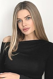 Yulia Kyiv 1700942
