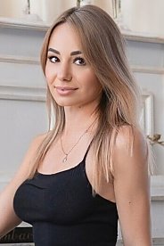 Alena Odesa 1886321