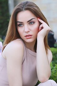Anna Kyiv 1903024
