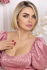Oksana Kyiv 1920572