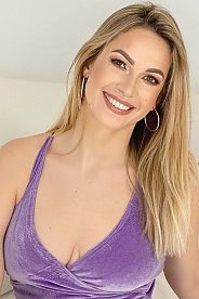 Katya Kiyiv 1920858