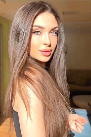 Iryna Los Angeles 1920900
