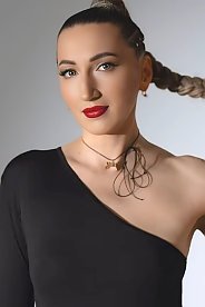 Oksana Chicago 1924756