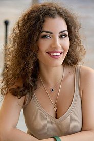 Julia Odesa 1928184