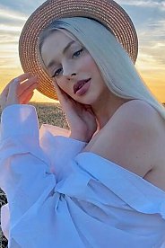 Miroslava Warsaw 1939678